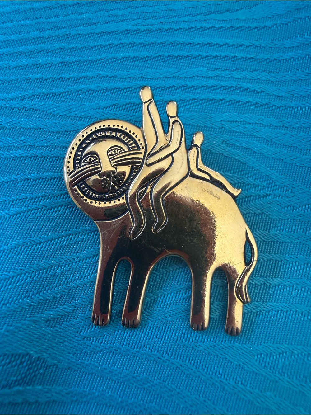 VTGE Gold Tone Laurel Burch Giant Lion W/ Travelers Figural Pin